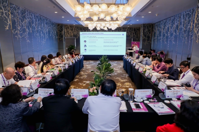 Hội thảo đi đến các thống nhất về ưu tiên điều trị bảo tồn, không xâm lấn sang thương cổ tử cung mức độ nhẹ. Ảnh : Besins Healthcare Việt Nam