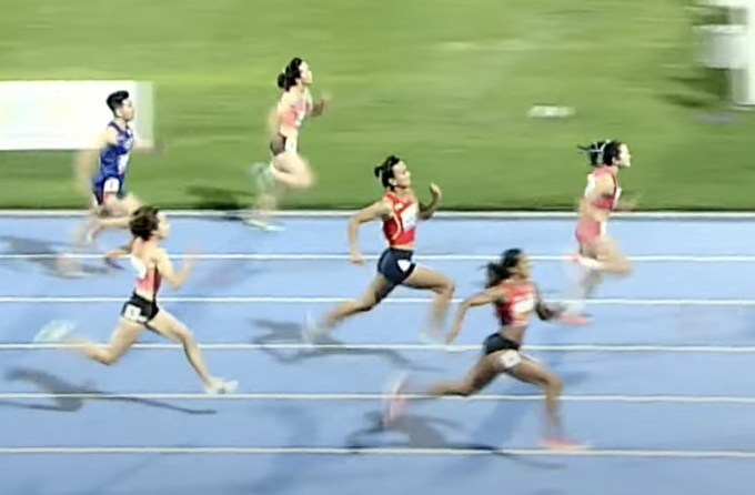 Trần Thị Nhi Yến (áo đỏ) trong phần thi chung kết 100m nữ giải điền kinh vô địch châu Á, tối 28/5 tại Gumi, Hàn Quốc.