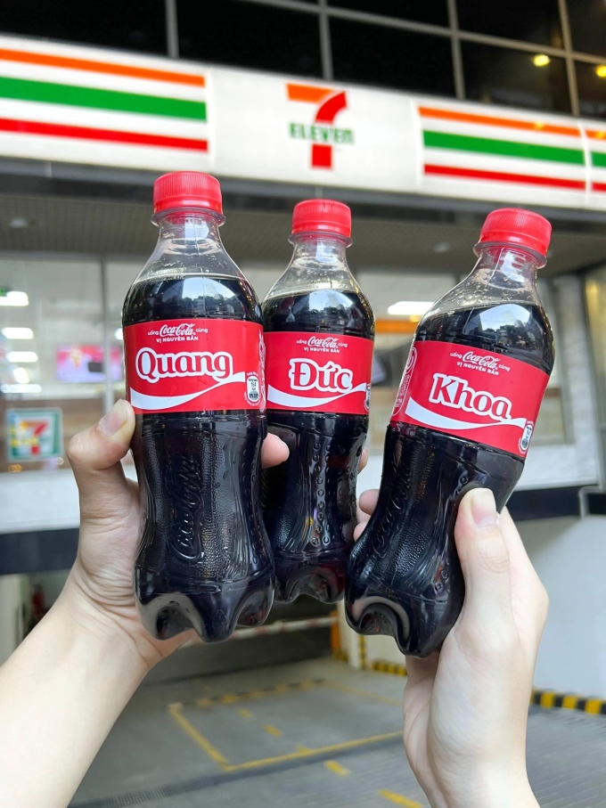 Nhãn chai đổi tên thành tên riêng người dùng. Ảnh: Coca-Cola