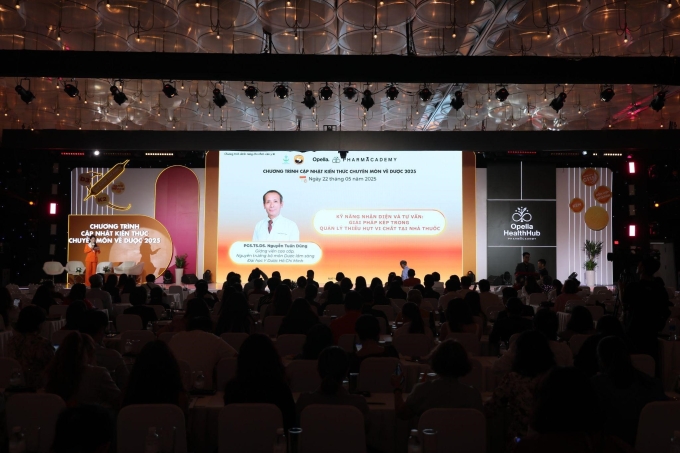 Hơn 1.300 dược sĩ tham gia trực tiếp và trực tuyến hội thảo Từ thiếu hụt đến phục hồi: Bổ sung canxi và năng lượng đúng lúc, đúng cách. Ảnh: Opella Việt Nam