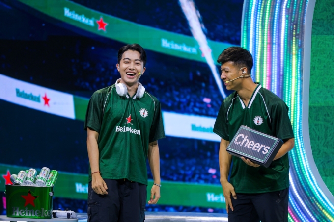 Buổi phát sóng trực tiếp công bố chủ nhân của những tấm vé đến Munich, Đức tận hưởng trận cầu chung kết Champion League. Ảnh: Heineken
