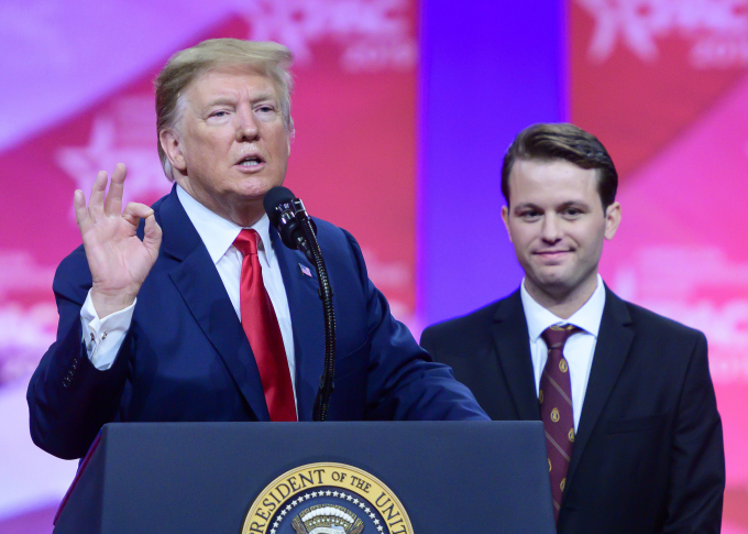 Tổng thống Mỹ Donald Trump và Hayden Williams tại Hội nghị Hành động Chính trị Bảo thủ ở Maryland năm 2019. Ảnh: Reuters