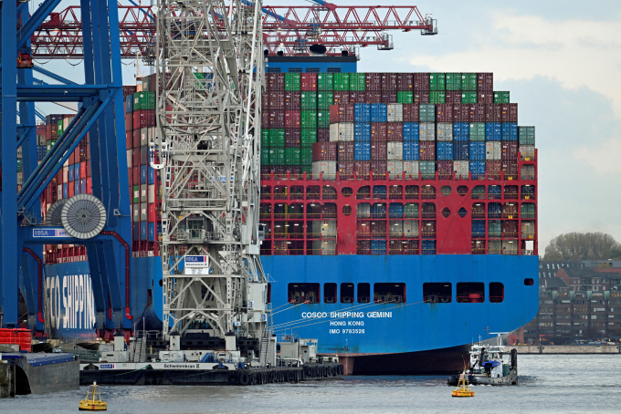 Tàu container tại cảng Hamburg, Đức ngày 25/10/2022. Ảnh: Reuters