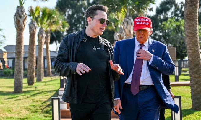 Tỷ phú Elon Musk và ông Donald Trump tại Brownsville, Texas, Mỹ, hồi tháng 11/2024. Ảnh: Reuters