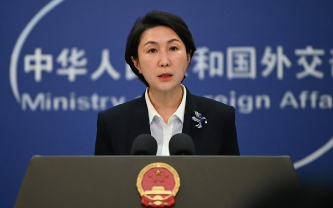 Phát ngôn viên Bộ Ngoại giao Trung Quốc Mao Ninh tại cuộc họp báo ở Bắc Kinh hồi tháng 3. Ảnh: Reuters