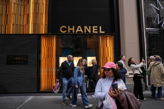 Cửa hàng thời trang xa xỉ Chanel trên Đại lộ số 5 ở Thành phố New York, Mỹ ngày 23/5. Ảnh: Reuters