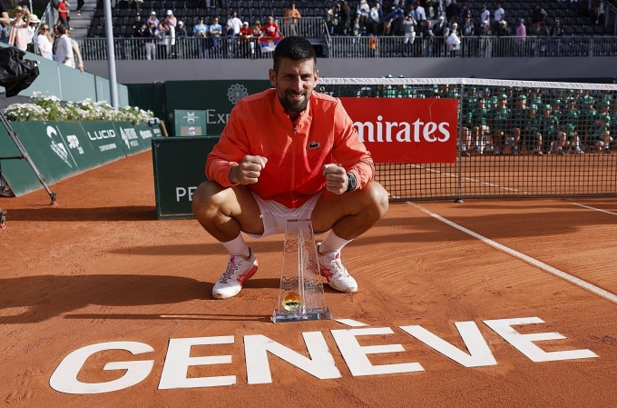 Djokovic mừng danh hiệu tại Geneva Mở rộng ở Thụy Sĩ ngày 24/5. Ảnh: ATP