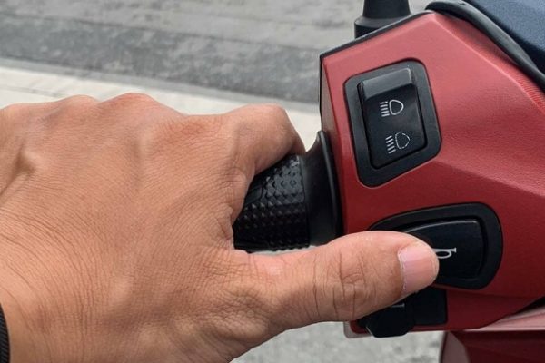 Mẹo thi bằng lái xe: Câu hỏi mới về văn hóa lái xe từ 1/6