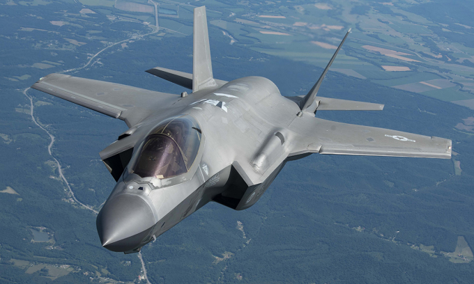 Tiêm kích F-35 Mỹ tham gia diễn tập tiếp liệu trên không tại bang Ohio tháng 6/2024. Ảnh: USAF