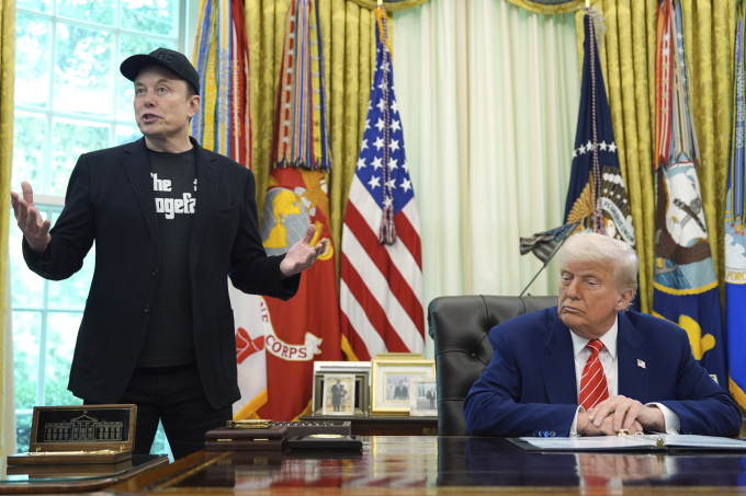Tổng thống Donald Trump trong cuộc họp báo với Elon Musk tại Phòng Bầu dục, Nhà Trắng, ngày 30/5. Ảnh: AP