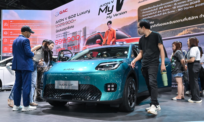 Khách thăm quan gian hàng một hãng xe Trung Quốc tại Triển lãm ôtô Thái Lan hồi tháng 4. Ảnh: BMIS
