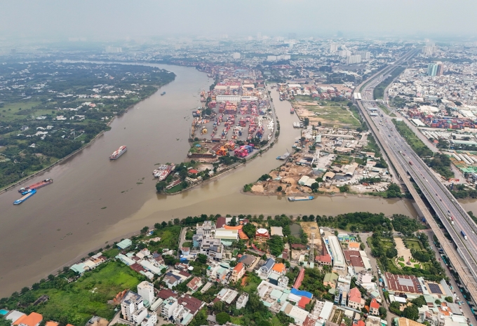 Bất động sản khu Đông TP HCM với các chung cư, đất nền, nhà phố. Ảnh: Quỳnh Trần