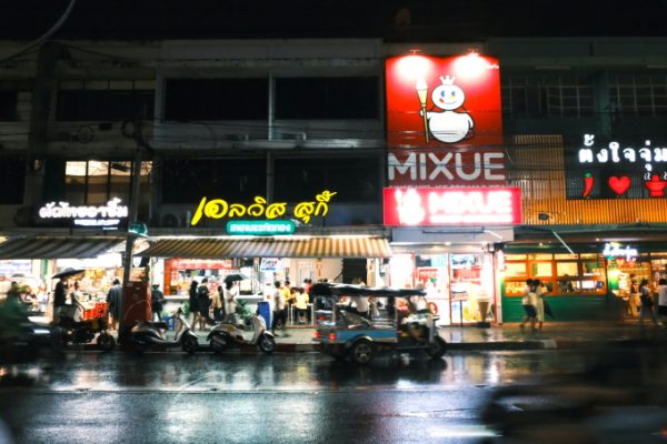Bangkok: Phố ẩm thực nổi tiếng vắng khách du lịch