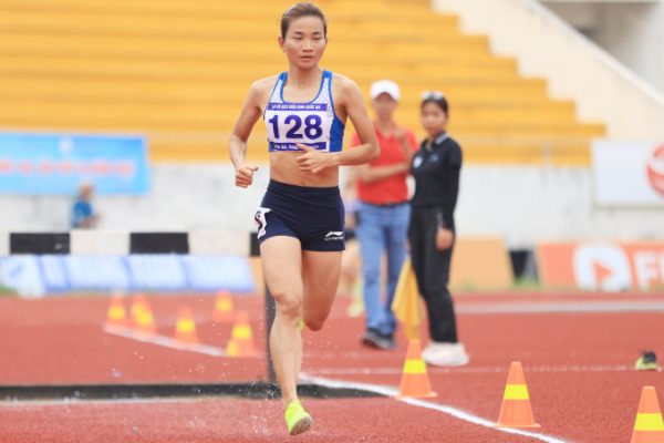 Nguyễn Thị Oanh phá kỷ lục quốc gia 5.000m: Tin Điền Kinh Hot!
