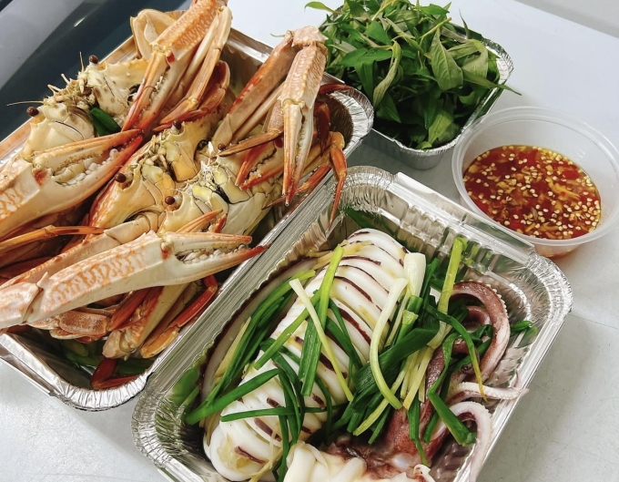 Ăn nhiều hải sản không tốt cho thận. Ảnh: Hương Linh