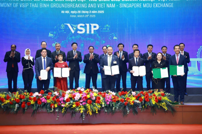 Tháng 3, AgriS ký kết hợp tác với Đại học Công nghệ Nanyang (NTU) dưới sự chứng kiến của lãnh đạo cấp cao hai nước Việt Nam - Singapore, trở thành thành viên của Singapore Agri-Food Innovation Lab (SAIL). Ảnh: AgriS