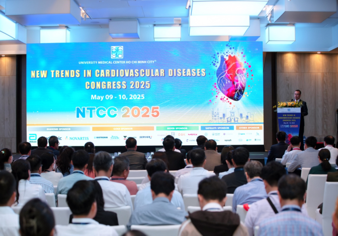 Hội thảo chia sẻ các nội dung về Xu hướng mới trong điều trị bệnh lý tim mạch năm 2025. Ảnh: Bệnh viện Đại học Y Dược TP HCM