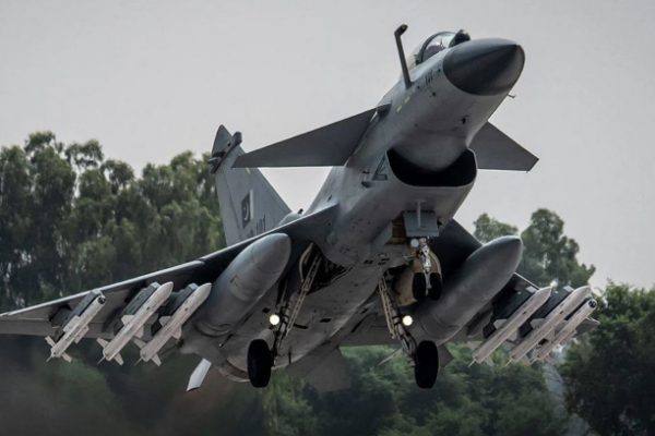 J-10 vs Rafale: Vì sao tiêm kích Trung Quốc chiếm ưu thế?