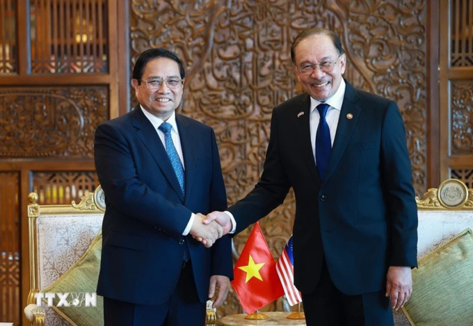 Thủ tướng Phạm Minh Chính hội đàm với Thủ tướng Malaysia Anwar Ibrahim hôm 25/5. Ảnh: TTXVN