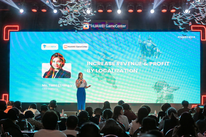 Bà Vũ Thị Trang chia sẻ về tăng trưởng doanh thu nhờ việc bản địa hóa trong sự kiện Huawei’s Vietnam Game Industry Seminar, ngày 23/5. Ảnh: Gamota