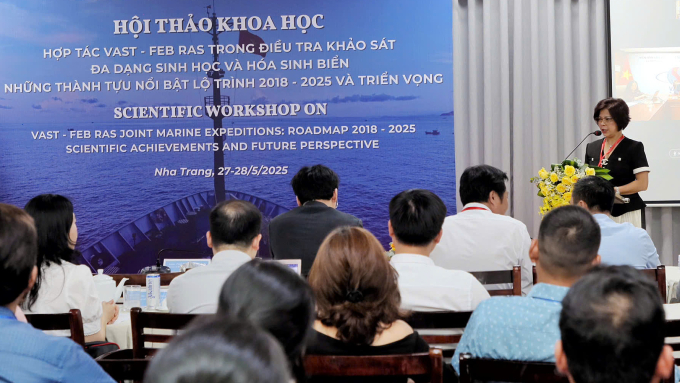 Các nhà khoa học công bố kết quả điều tra khảo sát biển của 2 viện Hàn lâm, ngày 28/5. Ảnh: Thu Hiền
