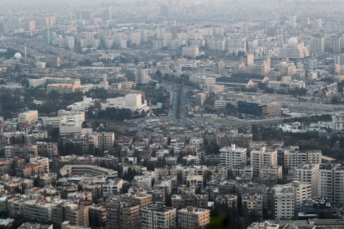Thành phố Damascus nhìn từ núi Qasioun ngày 7/1, một tháng sau khi cựu tổng thống Syria Bashar al-Assad bị lật đổ. Ảnh: Reuters