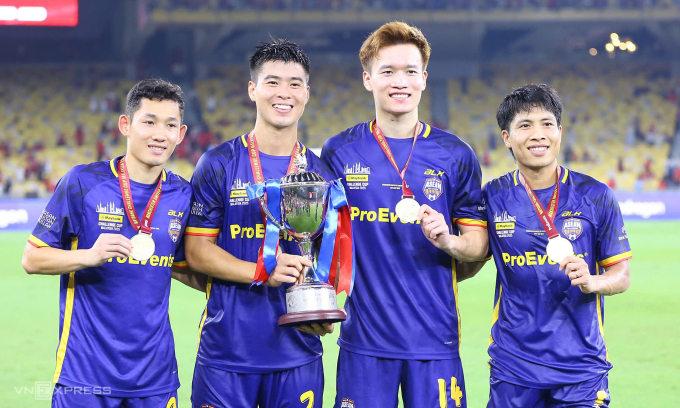 Bốn cầu thủ Việt Nam. Ảnh: Hoàng Ca