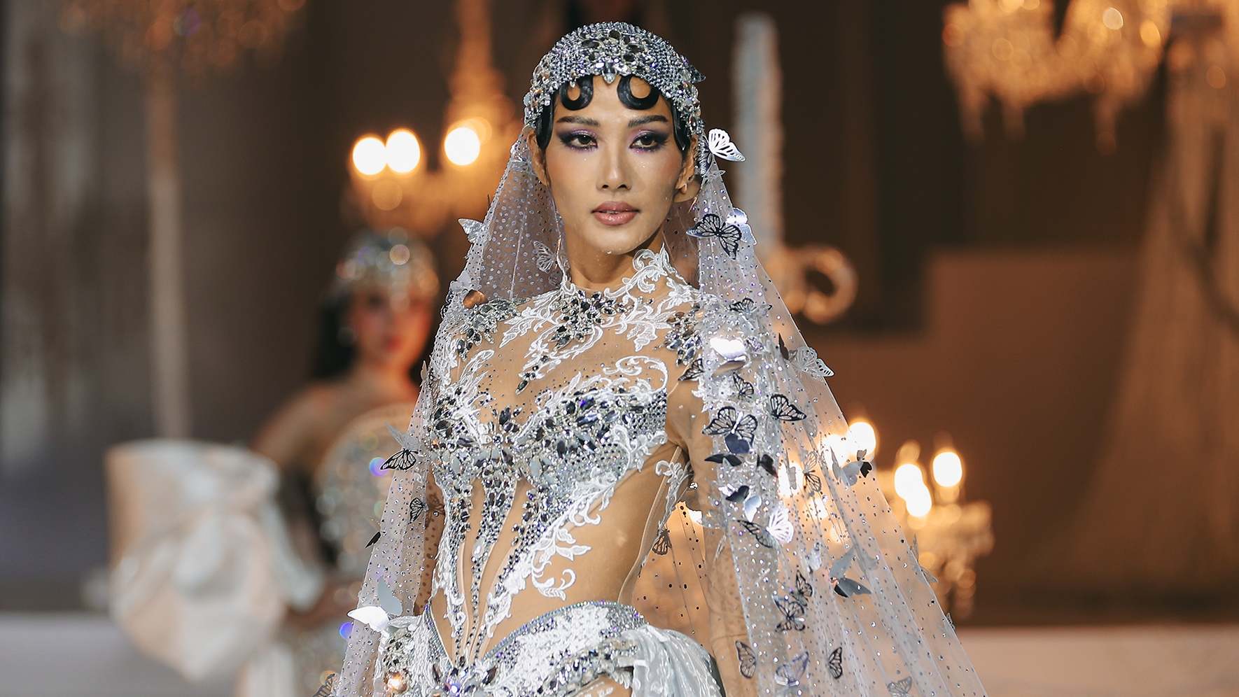 Hoàng Thùy làm vedette show váy cưới Thu Đông 2025 của Chung Thanh Phong