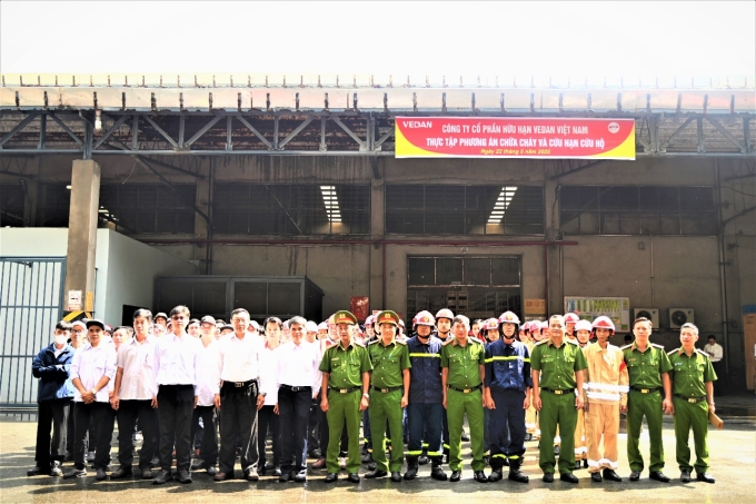 Lực lượng chức năng và toàn thể cán bộ nhân viên Vedan tham gia buổi diễn tập vào ngày 22/5. Ảnh: Vedan