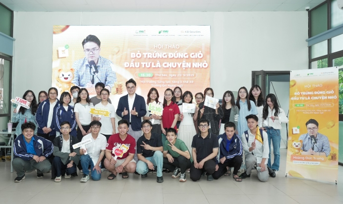 Sinh viên tham gia hội thảo Bỏ trứng đúng giỏ - Đầu tư là chuyện nhỏ. Ảnh: KBSV