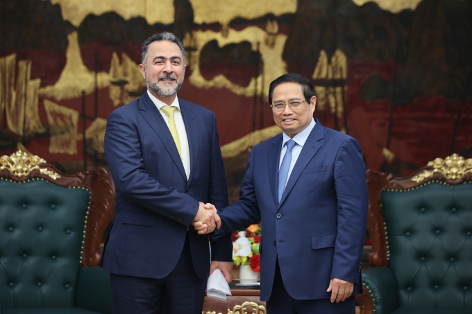 Thủ tướng Phạm Minh Chính tiếp Phó chủ tịch Cơ quan đầu tư quốc gia Oman (OIA) Nasser bin Suliman Al Harthi. Ảnh: VGP