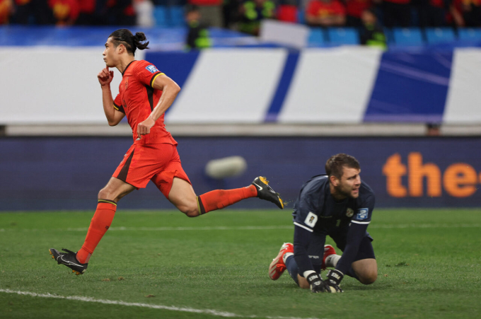 Tiền đạo Trung Quốc Zhang Yuning mừng bàn nâng tỷ số lên 2-0 trong trận thắng Indonesia 2-1 tại lượt bốn bảng C vòng loại ba World Cup 2026 - khu vực châu Á, tại sân Thanh Đảo, Trung Quốc ngày 15/10/2024. Ảnh: Xinhua