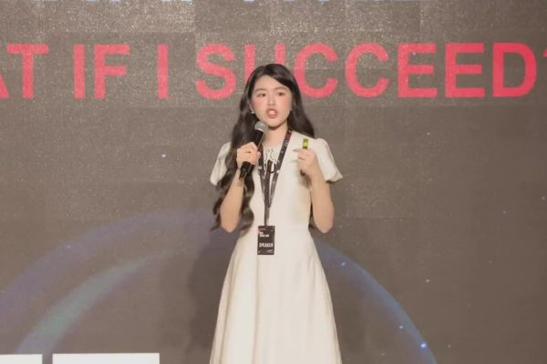Con gái Quyền Linh nói về đặc quyền “sinh ra ở vạch đích”