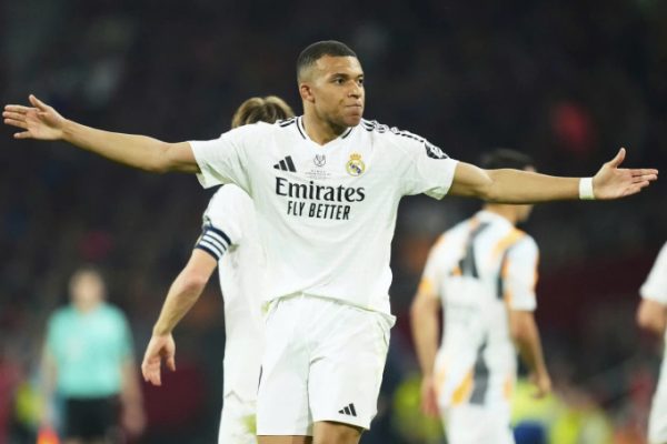 Mbappe Lần Đầu Tiên Đoạt Giày Vàng Châu Âu: Tin Thể Thao Nổi Bật