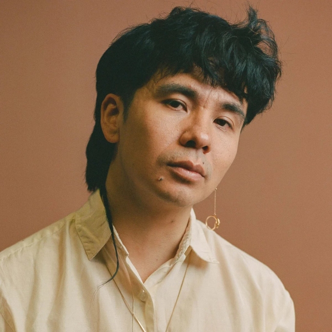 Nhà văn Ocean Vuong. Ảnh: Anselm Ebulue