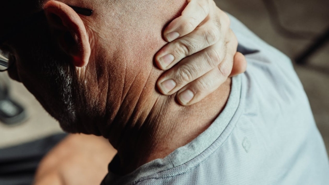 Bệnh nhân nên đi khám tại các cơ sở y tế khi có dấu hiệu đau xương khớp. Ảnh: Pexel