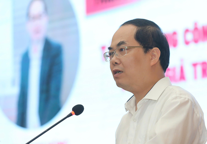 TS Tạ Mạnh Hùng, Phó Cục trưởng Quản lý Dược tại hội thảo ngày 26/5. Ảnh: Vân Sơn