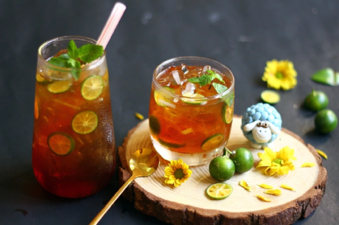 Uống nước trái cây giúp thanh lọc cơ thể, hỗ trợ giảm cân nhưng cần dùng hợp lý. Ảnh: Bùi Thủy