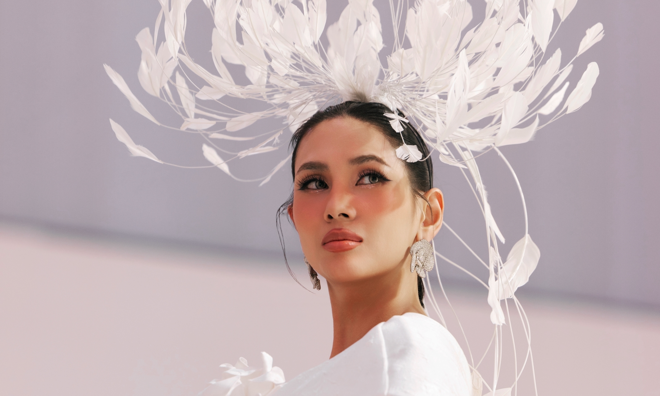 Võ Hoàng Yến diễn đầm cưới của Đỗ Mạnh Cường