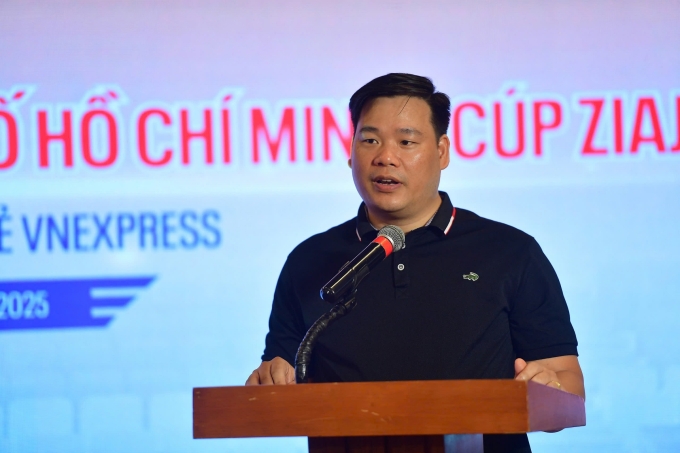Ông Vũ Văn Trọng - Phó chủ tịch Liên đoàn Bóng rổ Việt Nam phát biểu tại họp báo sáng 22/5. Ảnh: Thanh Tùng