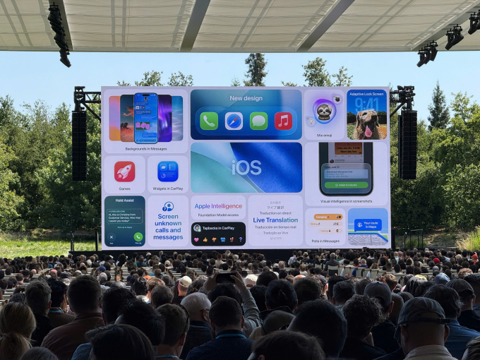 Khung cảnh sự kiện WWDC 2025, giới thiệu hệ điều hành iOS 26 mới. Ảnh: Tuấn Hưng