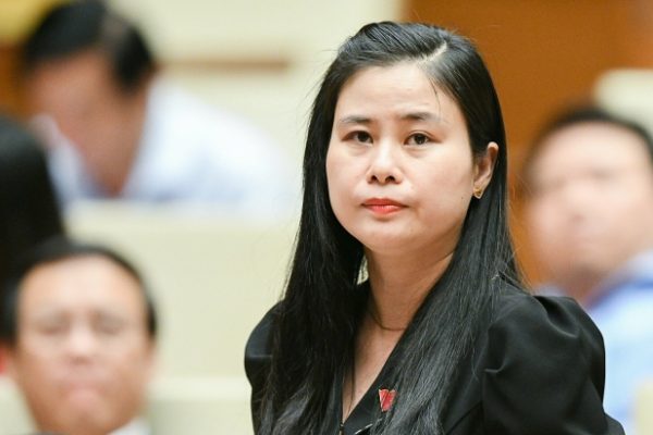 Bộ trưởng Nguyễn Kim Sơn trả lời chất vấn về Giáo dục và Đào tạo
