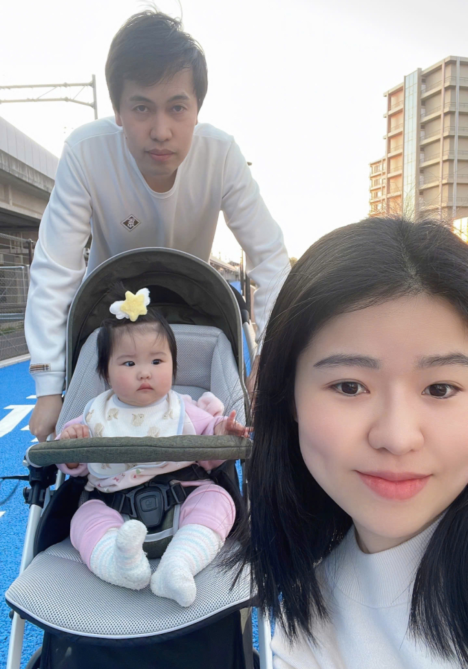 Vợ chồng Kiều Duyên và con gái 9 tháng tuổi tại Chiba, Nhật Bản tháng 5/2025. Ảnh: Nhân vật cung cấp