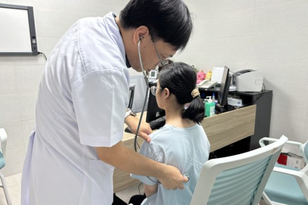 Cô gái sống sót kỳ diệu sau chấn thương hiếm gặp