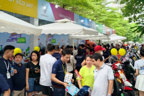 Đổi xe xăng lấy xe máy điện: Ưu đãi hấp dẫn từ VinFast