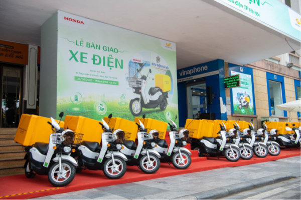 Honda Ra Mắt Xe Máy Điện Benly e: Giao Hàng
