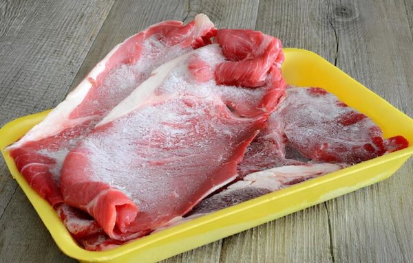 Nấu thịt đông lạnh có an toàn không: Mẹo và lưu ý