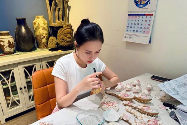 Khởi nghiệp từ vỏ ốc: Cô gái 21 tuổi xây nhà mơ ước