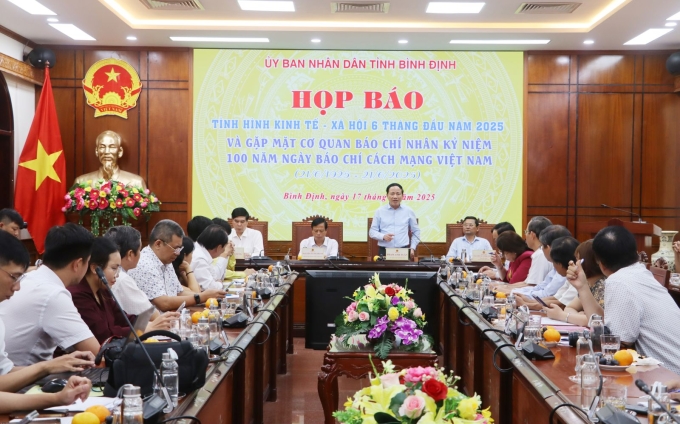 Sự kiện họp báo về tình hình kinh tế - xã hội 6 tháng đầu năm của tỉnh Bình Định, ngày 17/6. Ảnh: UBND tỉnh Bình Định