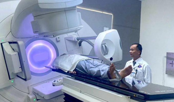 Máy xạ trị gia tốc tại Bệnh viện K. Ảnh: Mạnh Trần